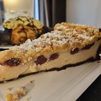 Cheese and cherry crumble cake & pistachio croissant 🤩 at Bäckerei Riegler - Heidelberg Hbf in Heidelberg