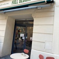  at Full Bloom Café in Nice