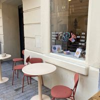  at Full Bloom Café in Nice