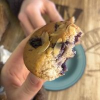 Muffin vegano mirtilli e mandorle  at Pasticceria GenuinaMente in Padua