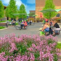 Outdoor seating at Central Park Plaza Market in Valparaiso