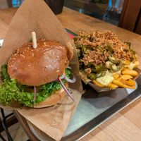 Burger with a "chicken" patty and chilli cheese fries at VEG'D - Vegan Burgers - P-Berg in Berlin