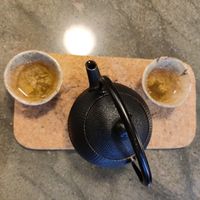 Oolong tea for two at Musubu Cafe in Porto