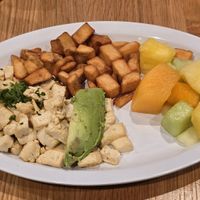 Breakfast plate without dairy at LAX - Point The Way Cafe - T6 in Los Angeles