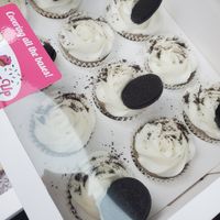 Cupcakes at Batter Up Bakery in Ottawa