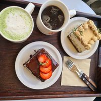 Chocolate fudge cake, injeolmi cake, matcha latte, americano at Cafe ohh good thing - 오굳띵 in Busan