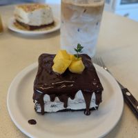 Chocolate cake and latte at Cafe ohh good thing - 오굳띵 in Busan