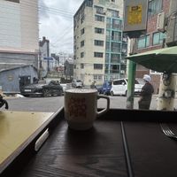 Vanilla latte and view   at Cafe ohh good thing - 오굳띵 in Busan