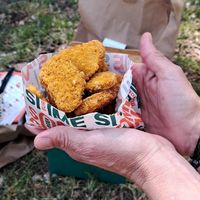 Nuggets veganos at Same Same Burger - Cloud kitchen in Madrid