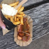 Vegane Mayo und scharfe Currysoße (7€) at Curry Co in Leipzig