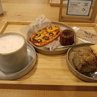  at Shark Coffee in Tokyo