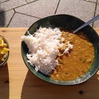Linsendal mit Gemüsebeilage at Curry-Karma in Neu-ulm
