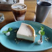 Cheesecake and iced Cappuccino at The Vegan Room in Jaipur