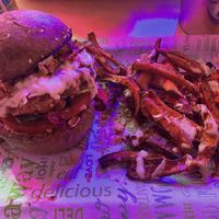 Hamburguesa de “pollo” vegana. Con batata  at La Huerta de Almería - Hortaleza in Madrid