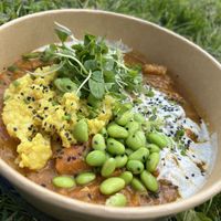 Parece pequeño, pero es un plato grande. Perfecto.   at Greens&Beans  in Bruges