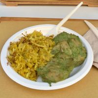 piatto piccolo: verza con curry e bistecchine di soia in salsa verde  at Radicetonda - Via Spallanzani in Milan