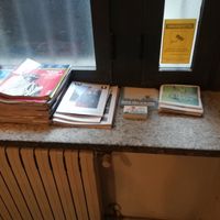 C'è anche posto per lasciare volantini delle onlus animaliste!!! at Radicetonda - Via Spallanzani in Milan