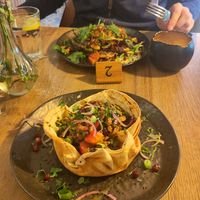 Naan Bademdjoen (vegan) & Naan Murgh (vegan) at Farèn in Maastricht