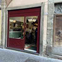 Store from outside  at Dante & Gentucca in Lucca
