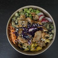 Poké aguillettes végétale with mango and extra avocado  at POKAWA in Nimes