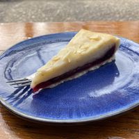 Vegan Cherry Bake Well taart  at De Watermolen in Denekamp