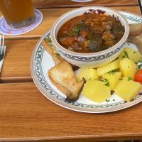 Kräuterseitling mit Salzkartoffeln und
Ratatouillegemüse  at Hilde & Heinz in Saarbrucken