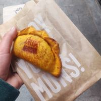 Vegan cheeseburger empanada at Las Muns in Alicante