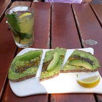 Avocadotoast and mint lemonade at Le Pain Quotidien - Spuistraat in Amsterdam