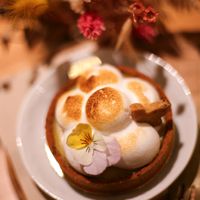 La tartelette citron meringuée at Michel MaBelle Saint Pierre in Bordeaux