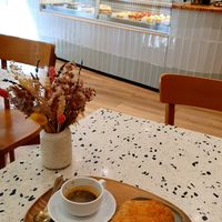 Espresso en pain au chocolat at Michel MaBelle Saint Pierre in Bordeaux