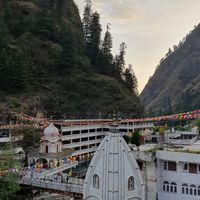 Indian dishes and Italian at Boom Shiva Cafe  in Manikaran