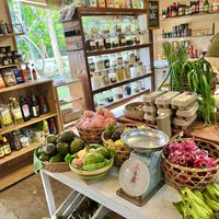 Notice the zero waste section in the back 😍  at The Island Fresh in Lembongan