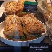 vegane belegte brötchen 5,20€ at Bäckerei Riegler - Hbf in Weinheim