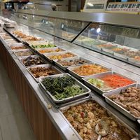 Lots of options, but no labels  at Minder Vegetarian 明德素食 - Eslite Mall in Taipei