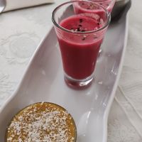 Gazpacho y untable de aperitivo at El Laurel in Salamanca