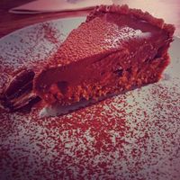 Tarte snickers, sem açúcar. Divinal !!! at VÜMO in Porto