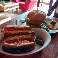 Reuben and Bun at VÜMO in Porto