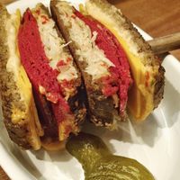 Reuben Sandwich at VÜMO in Porto