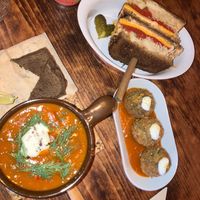 solyanka, rouben and croquettes at VÜMO in Porto