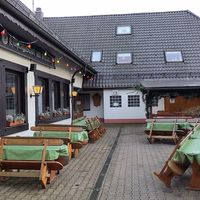 Viele Außensitzplätze, Trinkstelle für Hunde 🐶😍 at Gasthaus zum Sternen in Seelbach