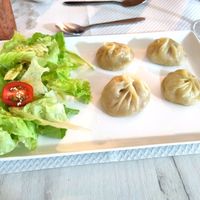 Vegan momos at Mama Momo in Sarlat-la-caneda