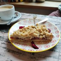 Vegan cherry crumble at Café Soleil in Cologne