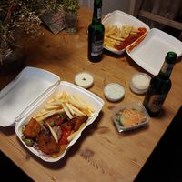 Vöner-Teller and Curry-Wurst at Feldstern in Hamburg