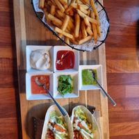 Veggie tscos and frieds at Roll Tide - 롤타이드  in Jeju