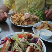 Cezaria salad, burger and French fries at Les Preuves Du Contraire in Bordeaux