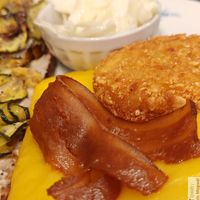 Potato rosties, runny cheese, lard de la vie
Generous slices of bread with pinched seasonal vegetables at Les Preuves Du Contraire in Bordeaux