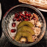 chia pudding et fruits at Les Preuves Du Contraire in Bordeaux