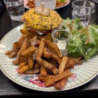 Beef burger at Les Preuves Du Contraire in Bordeaux