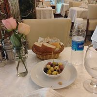 Olives and bread free of charge at El Reducto in Tetouan