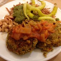 Segundo (hamburguesa vegana y salsa) y un poco del buffet at El Buffet Verd in Barcelona